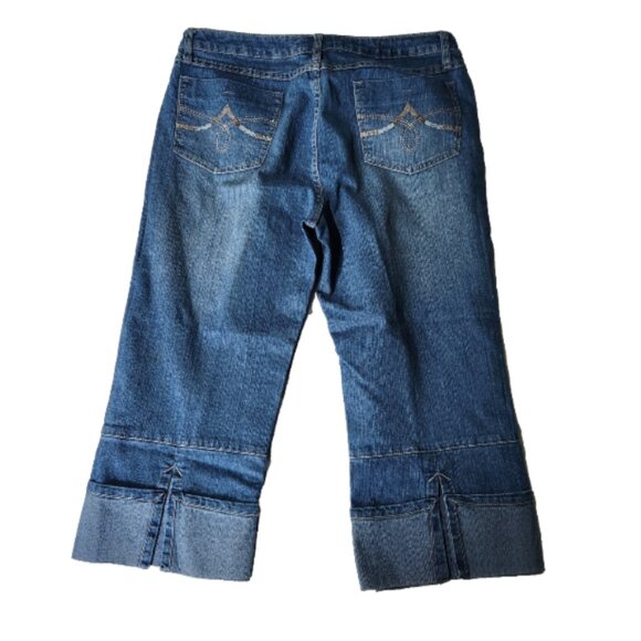 Faded Glory Capris Women's Size 12 Denim Jean Pants Cuffed Stretch Denim - Picture 2 of 9